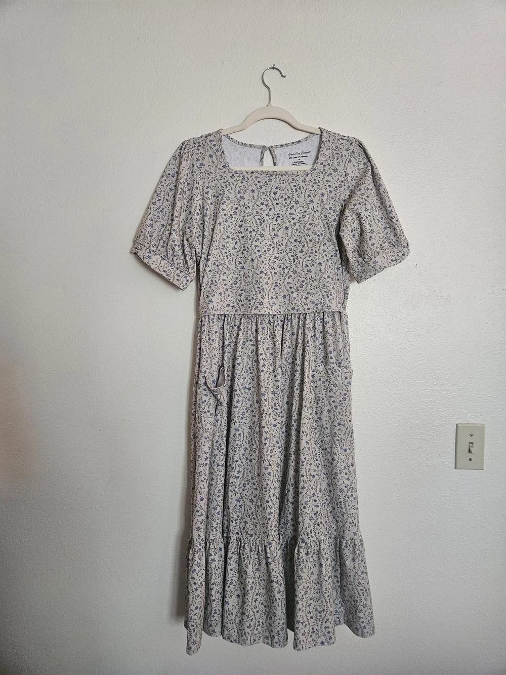 Super Cute Dresses - Women's Nursing Midi Dress with Pockets